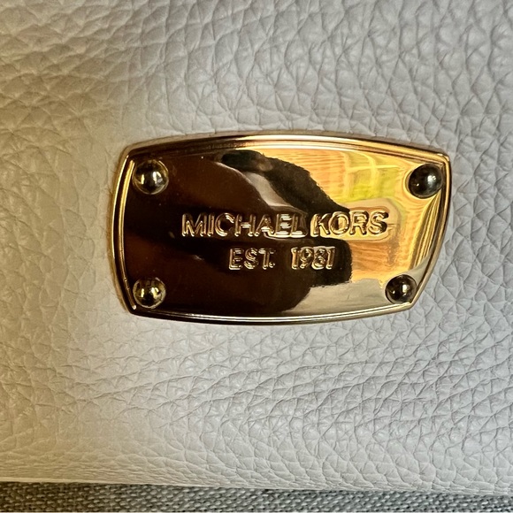 Michael Kors new with tag never used - Picture 2 of 4